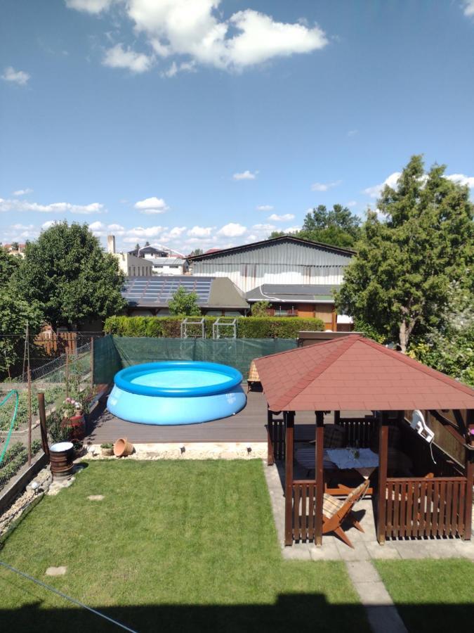 Ubytovanie Viktória Dunajská Streda Exterior foto